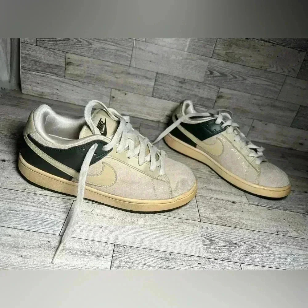Nike Kobe Zoom Air Low Top Sneakers
Youth Size 6.5Y (US) | - Picture 5 of 10